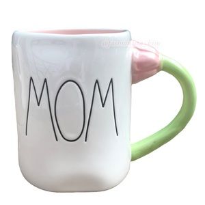 💙 Rae Dunn MOM mug with flower handle